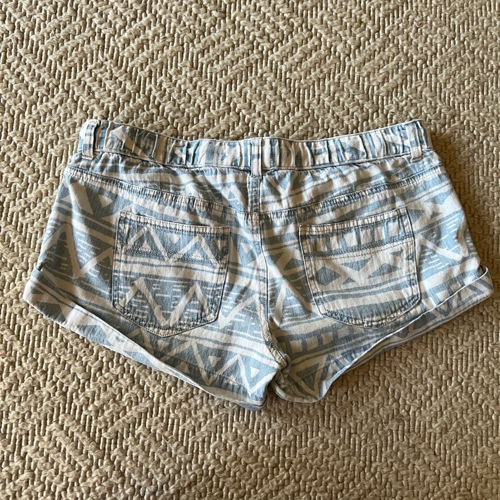 Roxy Tribal Drawstring Denim Shorts - M - Picture 6 of 9